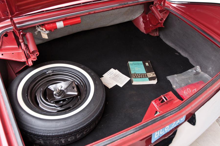  Plymouth Fury Convertible 1960 года  (фото 4 из 51)